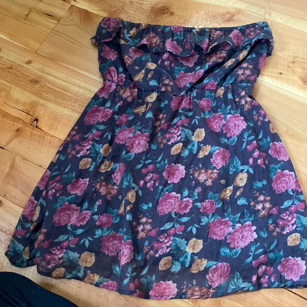 Off the shoulder dress. Size med